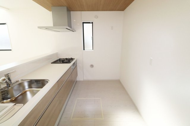 郡山市静西１丁目　　　  １号棟　　　大成小学校、郡山第７中学区　の居間・リビング