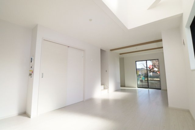 郡山市静西１丁目　　　  １号棟　　　大成小学校、郡山第７中学区　の内装|あかりとり