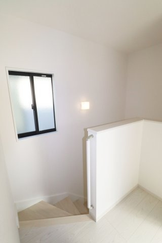 郡山市静西１丁目　　　  １号棟　　　大成小学校、郡山第７中学区　の洋室