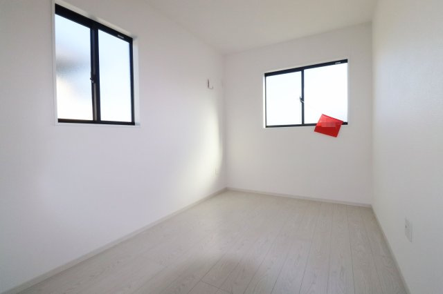 郡山市静西１丁目　　　  １号棟　　　大成小学校、郡山第７中学区　の洋室