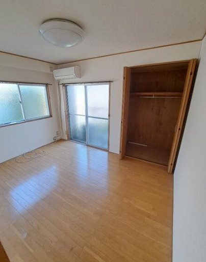 三山マンションの居間・リビング