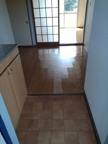 フラワーハイツ一条（Ａ）の玄関|シンプルで使いやすい玄関です