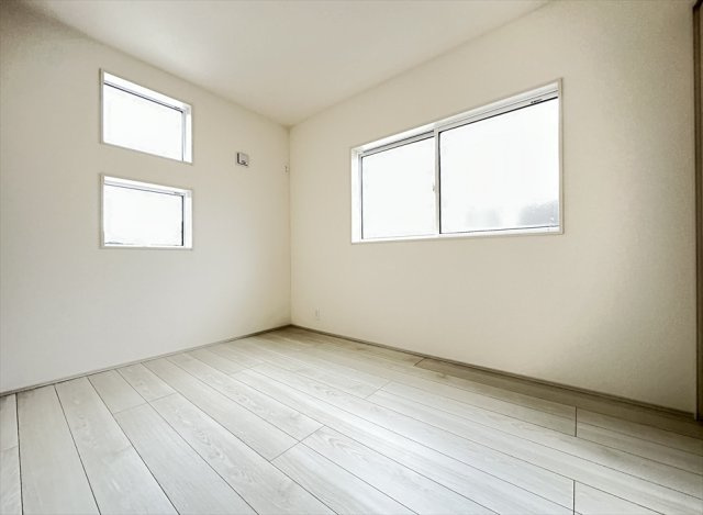 【洋室】 | 新座市東2丁目　新築一戸建住宅　全14棟　(志木本店) | 北側洋室4.3帖