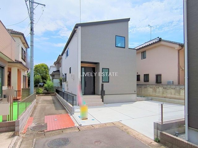 越谷市赤山町3丁目 築浅戸建の外観