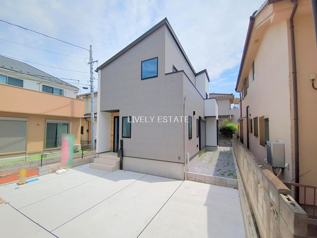 越谷市赤山町3丁目 築浅戸建の外観