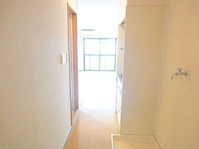 グランディール１の内装|明るい室内です