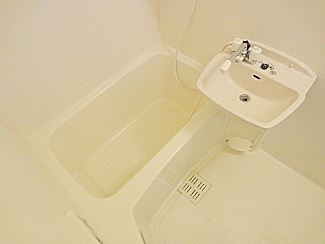 グランディール１の洗面所|広い洗面スペース