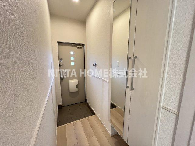 フェリスＣの玄関|玄関も広々スペースです(^^)