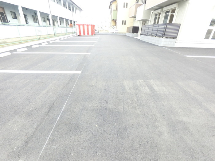 スプリーム　Aの駐車場