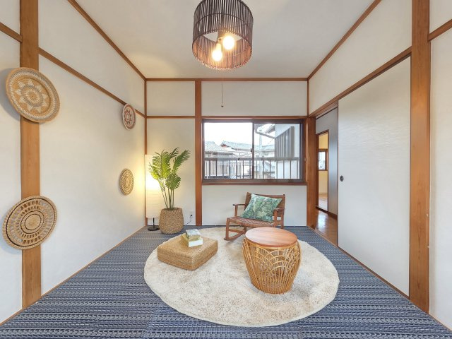 貝塚市名越　中古戸建の和室|2階西側和畳
和とアジアンが融合。非日常感じる、癒しの和室。異国情緒溢れる家具と備品プレゼント！