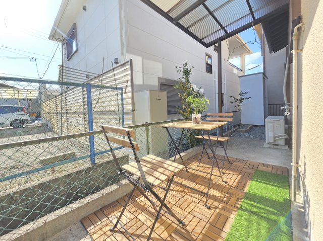 貝塚市名越　中古戸建の庭|全ての備品をプレゼント。優雅なひとときを。