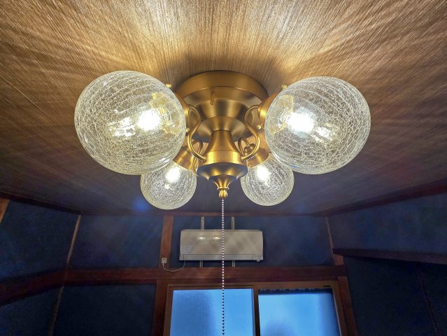 貝塚市名越　中古戸建の内装|こだわりの照明や備品は全てプレゼント。引越し後に購入不要で楽チン◎