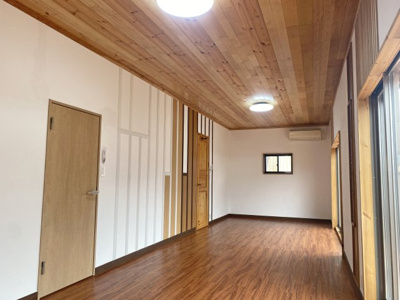 【洋室】 | 鈴鹿市北堀江２丁目 | ２部屋に間仕切り可能な南面の洋室