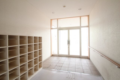 【玄関】 | ワタナベ緑町テナント