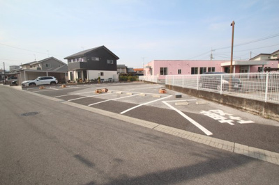 【駐車場】 | ワタナベ緑町テナント