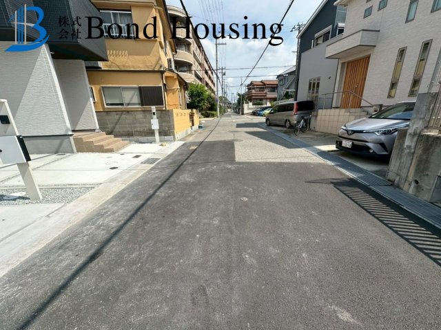 JR垂水駅徒歩12分・周辺環境充実　中道2期　2号棟の前面道路含む現地写真