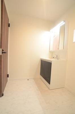 【洗面所】 | 座間市立野台2丁目 新築戸建て　全3棟【仲介手数料無料】