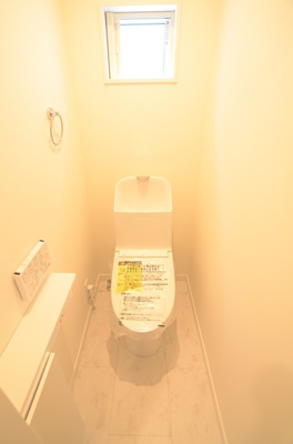 【トイレ】 | 座間市立野台2丁目 新築戸建て　全3棟【仲介手数料無料】 | 2階