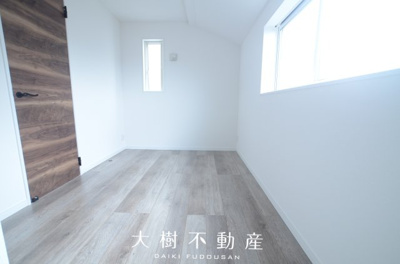 【洋室】 | 座間市立野台2丁目 新築戸建て　全3棟【仲介手数料無料】 | 2階　洋室1（5.1帖）