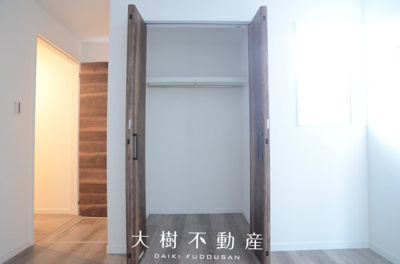 【洋室】 | 座間市立野台2丁目 新築戸建て　全3棟【仲介手数料無料】 | 1階　洋室2（6.6帖）クローゼット