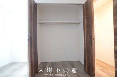 【洋室】 | 座間市立野台2丁目 新築戸建て　全3棟【仲介手数料無料】 | 1階　洋室3（5.5帖）クローゼット