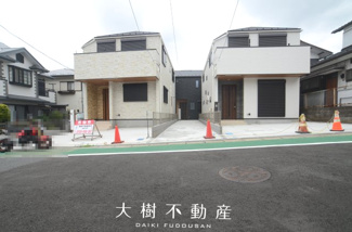 【前面道路含む現地写真】