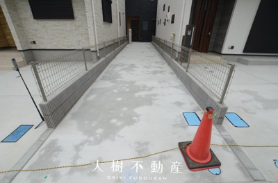 【駐車場】 | 座間市立野台2丁目 新築戸建て　全3棟【仲介手数料無料】