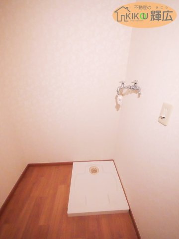 ネオグランデ坂田町・姫路駅北　10階のランドリースペース