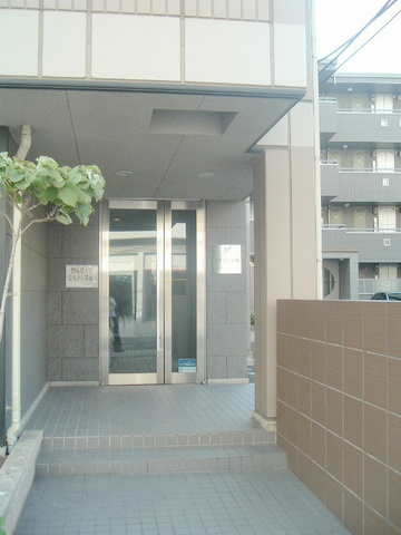 ソレイユ小林のエントランス|エントランスアプローチ　安心のオートロック付