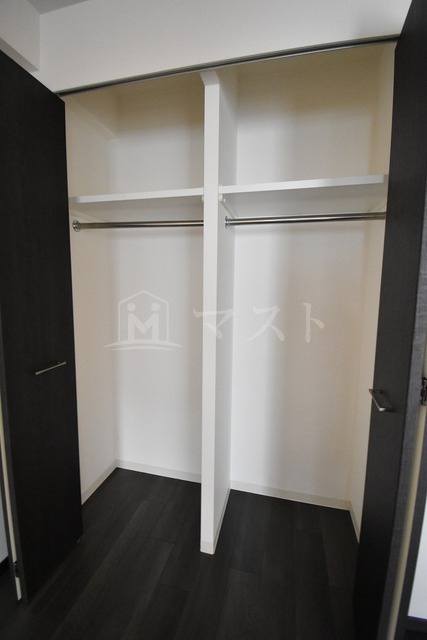 プレサンスロジェ本町の収納