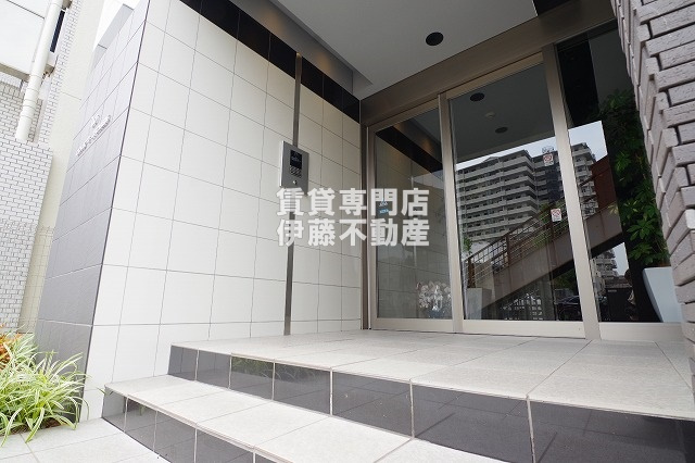 Wコート城西のエントランス