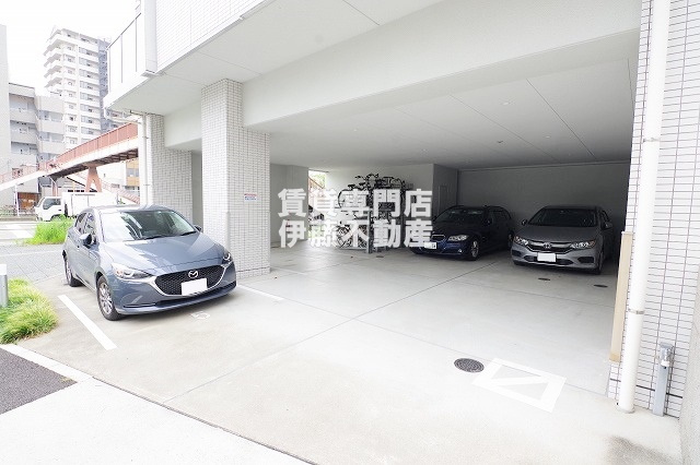 Wコート城西の駐車場