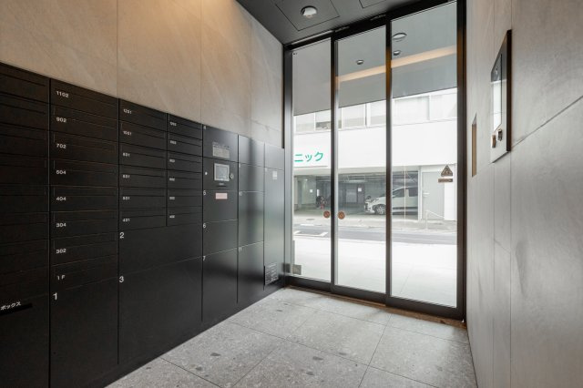 ジオエント町屋のエントランス|風除室