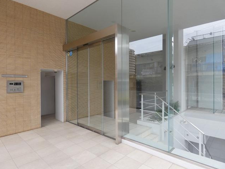 カスタリア市ヶ谷のエントランス|カスタリア市ヶ谷