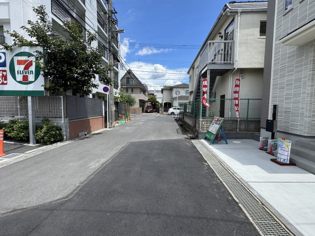 松戸市西馬橋広手町新築戸建（西馬橋広手町Ⅱ）の前面道路含む現地写真|北側前面道路・幅員約6ｍ