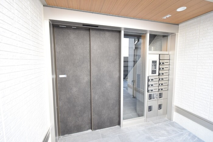 LA　Maison高羽町のエントランス