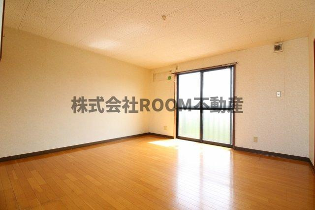 みどり館の寝室|落ち着いた色調の寝室です