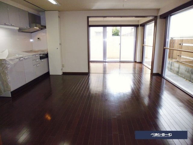 エザンス1の居間・リビング