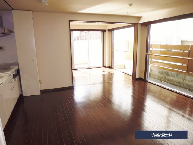 エザンス1の居間・リビング