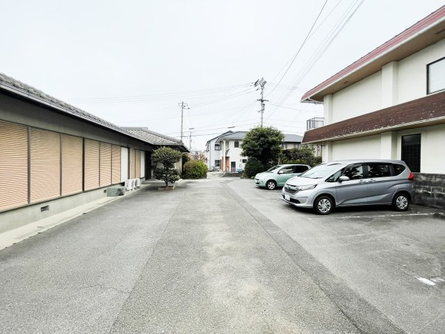 徳島市住吉２丁目のアパートの駐車場
