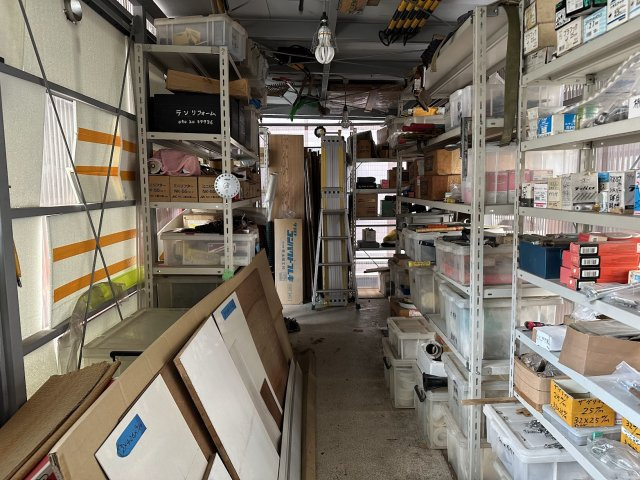 下大久保倉庫兼駐車場のその他|建物内の様子