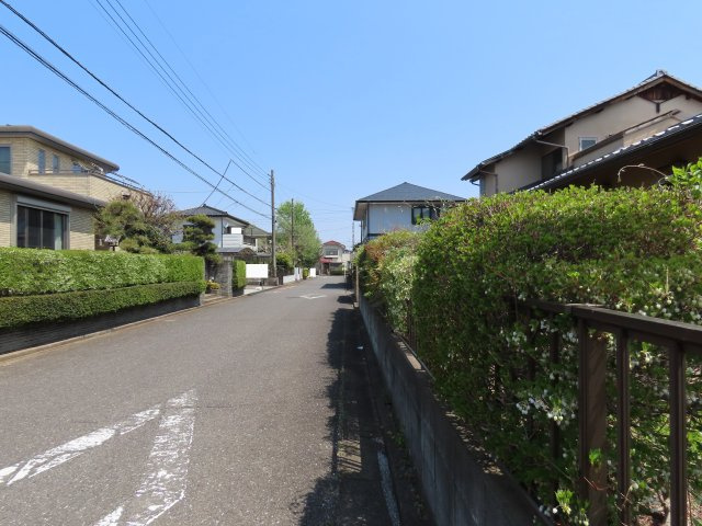 鶴ヶ島市松ヶ丘売地の前面道路含む現地写真