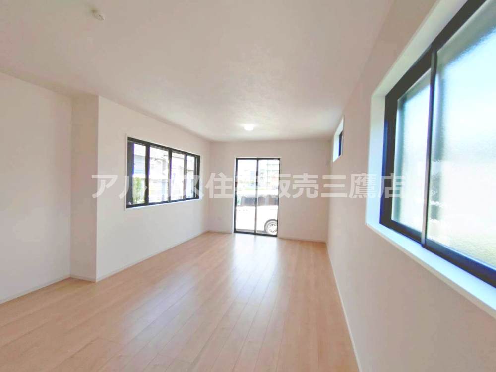 三鷹市牟礼１丁目 京王井の頭線 久我山駅 新築一戸建ての居間・リビング