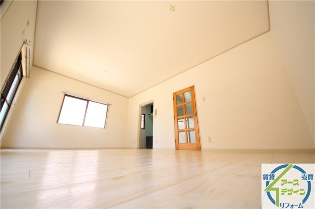 タウンハウスドミールA棟の居間・リビング