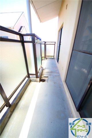 タウンハウスドミールA棟のバルコニー