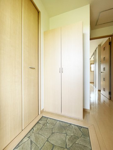 アクシス南島田　Ｄ棟の玄関