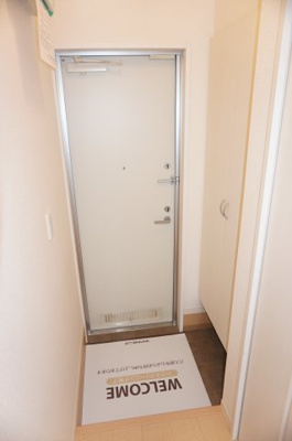 【玄関】 | サニーフラット三ツ沢 | サニーフラット三ツ沢　玄関