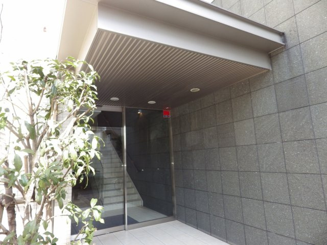 アトラス白山のエントランス