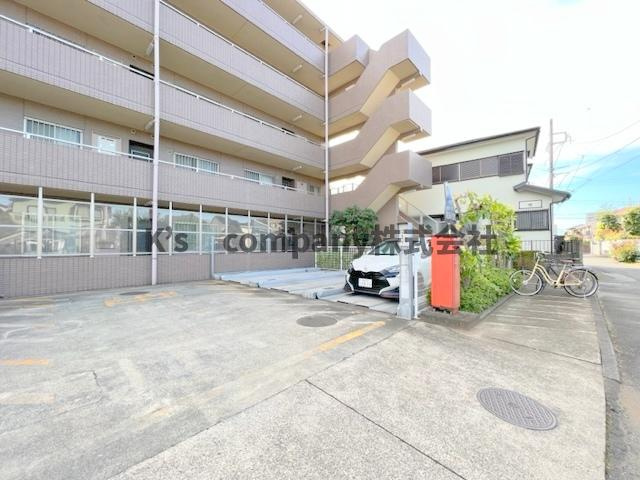 茅ヶ崎市本村4丁目　ジェームス湘南の駐車場|駐車スペース◇