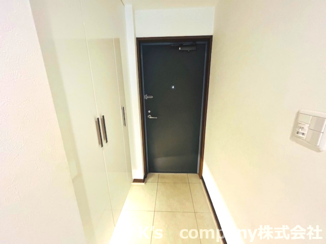 茅ヶ崎市本村4丁目　ジェームス湘南の玄関|調光が美しい玄関スペースです☆